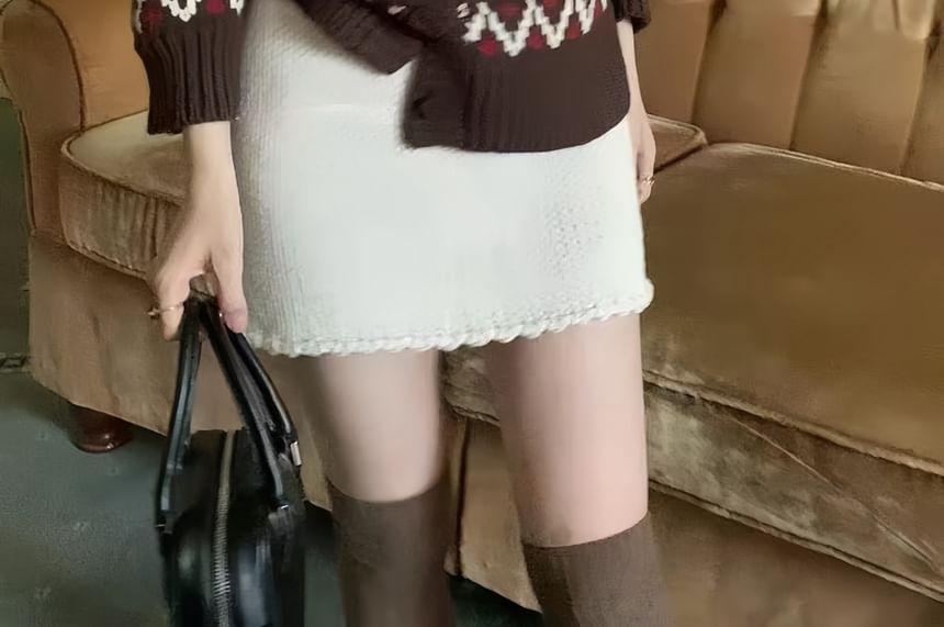 Round Neck Patterned Cropped Cardigan Product Image