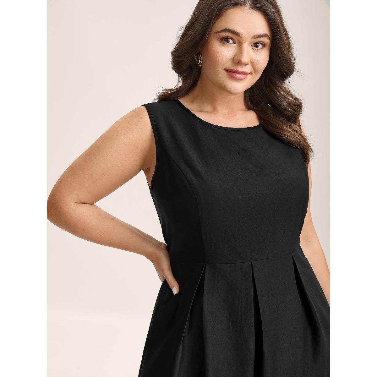 Plus Size Classic Woven Inner Pleated Midi Dress Black Women Round Neck Sleeveless Curvy BloomChic 28/5X Product Image