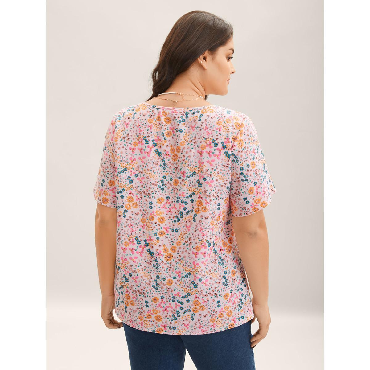Plus Size Lightpink Floral Print V-Neck Flowy Blouse Women Short sleeve V-neck Vacation Blouses BloomChic 18-20/2X Product Image