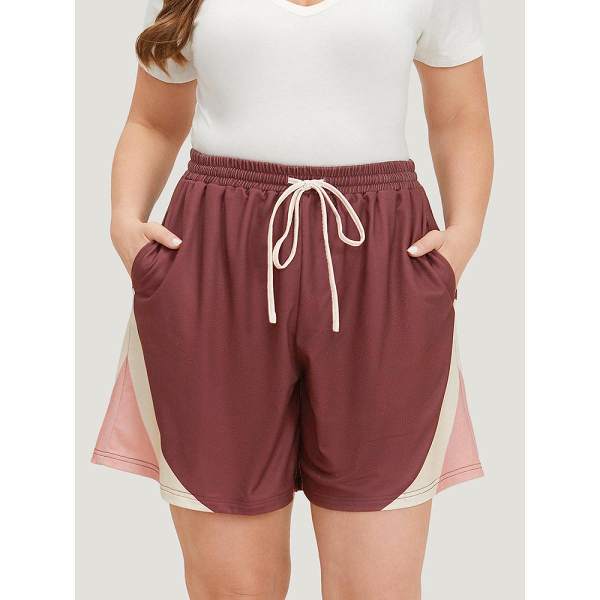 Plus Size Contrast Pocket Drawstring Elastic Waist Shorts Women Multicolor Casual Contrast Dailywear Shorts BloomChic 26/4X Product Image