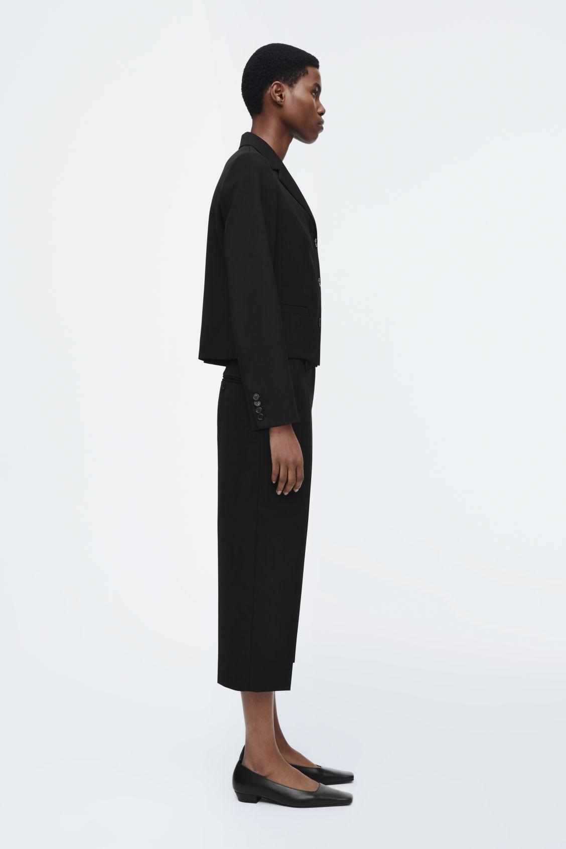 WOOL-BLEND CAPRI PANTS Product Image