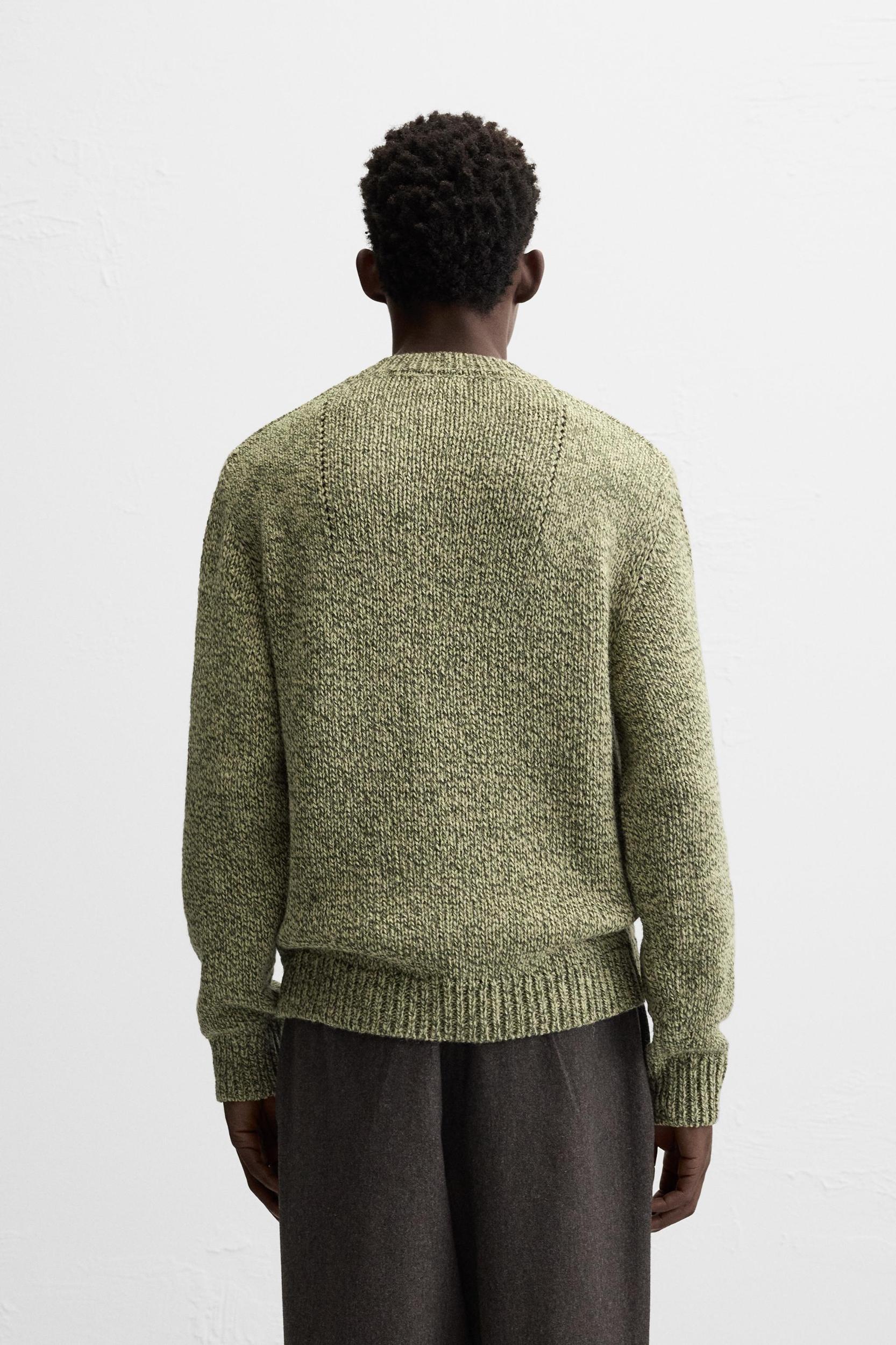 V-NECK STRUCTURED SWEATER Product Image