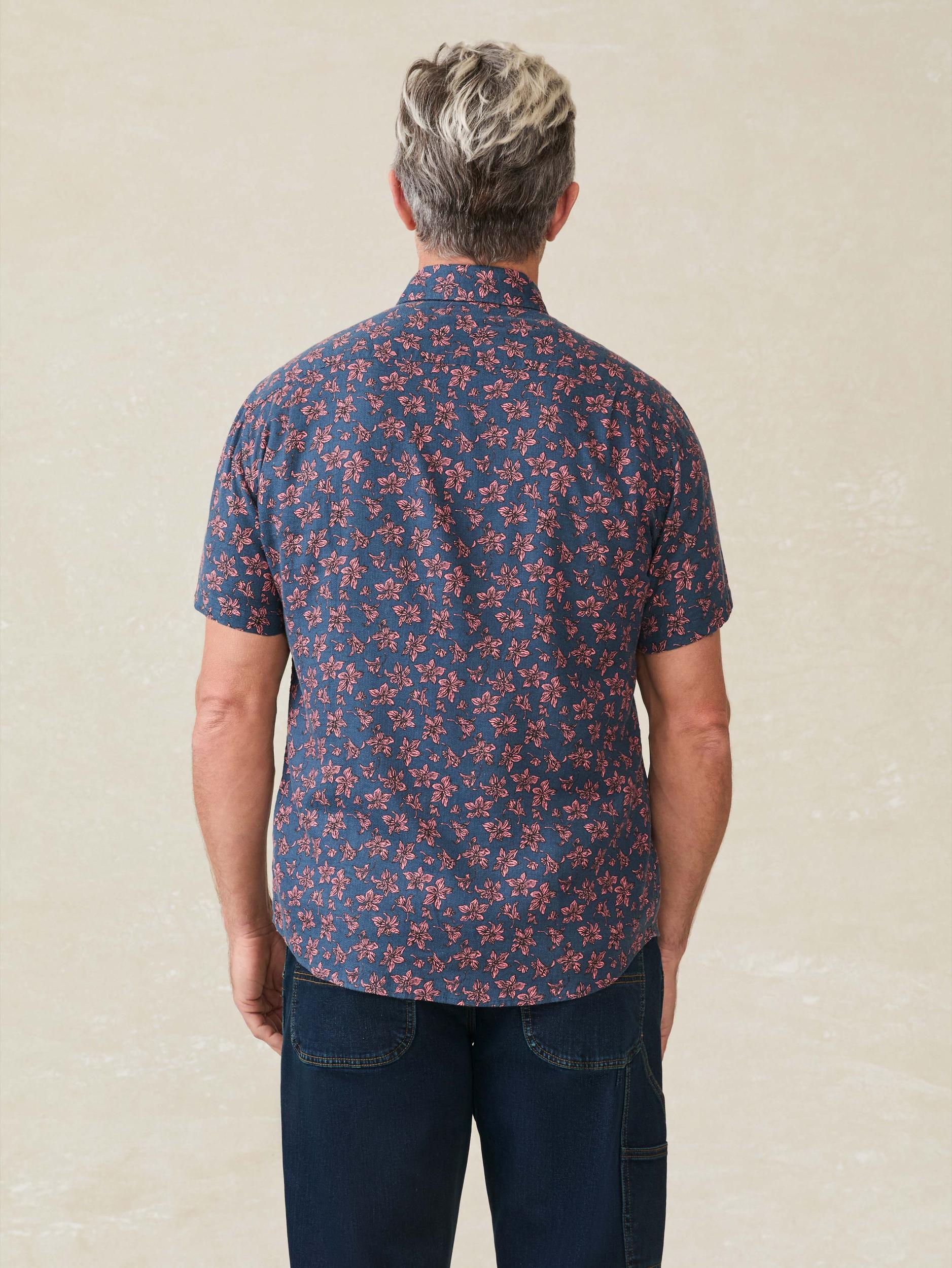 Short-Sleeve Breeze Shirt - Berry Navy Floral Male Product Image
