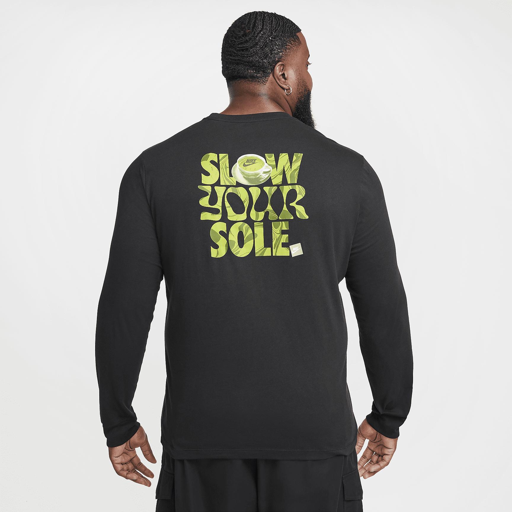Nike Sportswear Club Long-Sleeve T-Shirt Product Image