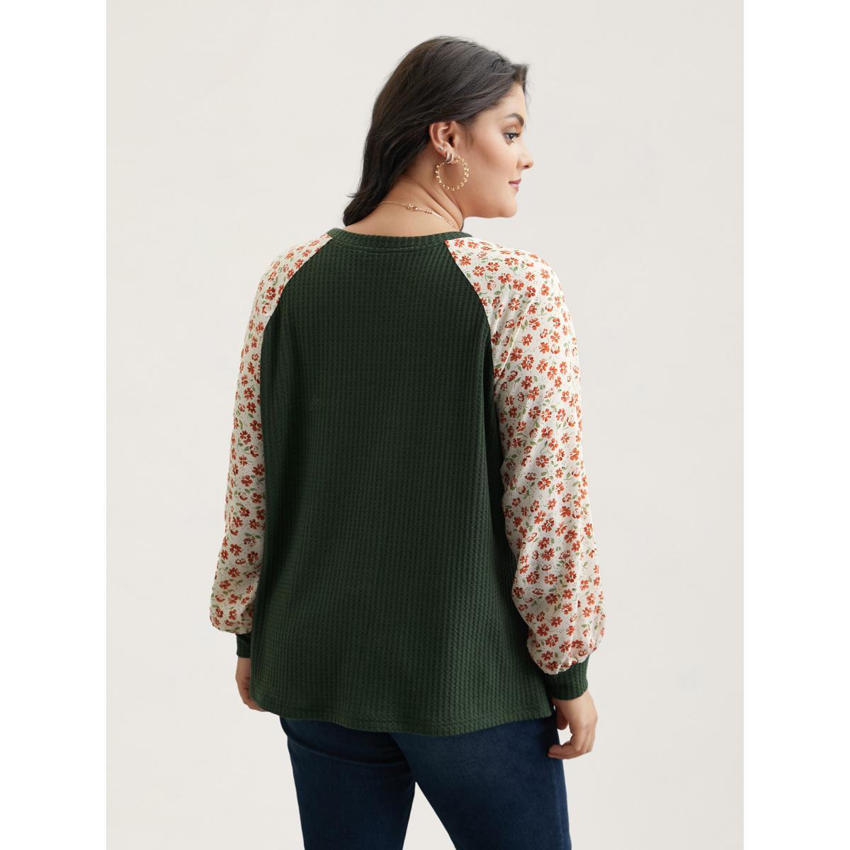 Plus Size Color-Block Printed Raglan Sleeve Waffle Knit T-Shirt ArmyGreen Women Elegant Texture Natural Flowers Round Neck Everyday T-shirts BloomChic 14-16/1X Product Image