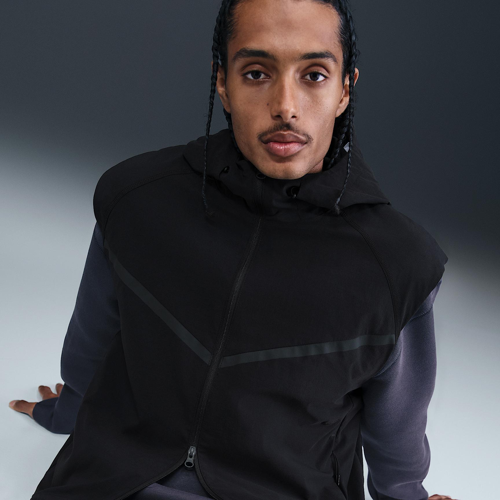 Nike Men's Tech Dri-FIT Woven Windrunner Vest Product Image