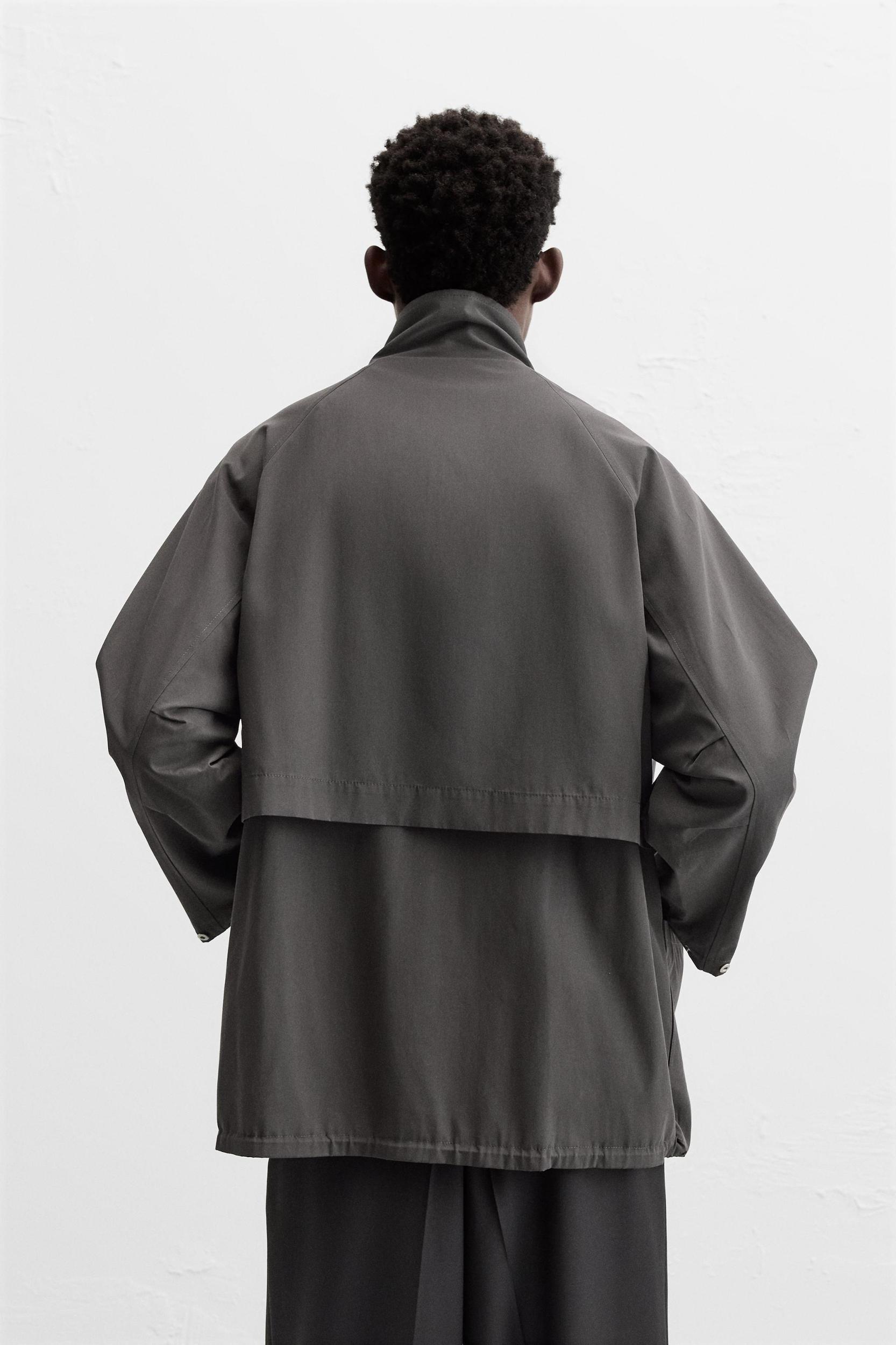 SHORT PARKA WITH POCKETS Product Image