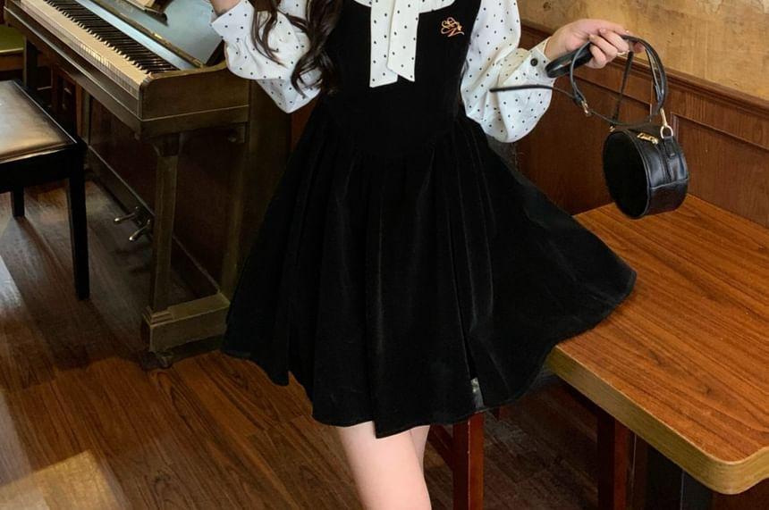 Set: Mock Two-Piece Puff-Sleeve Tie-Neck Dotted Mini A-Line Velvet Dress + Brooch Product Image