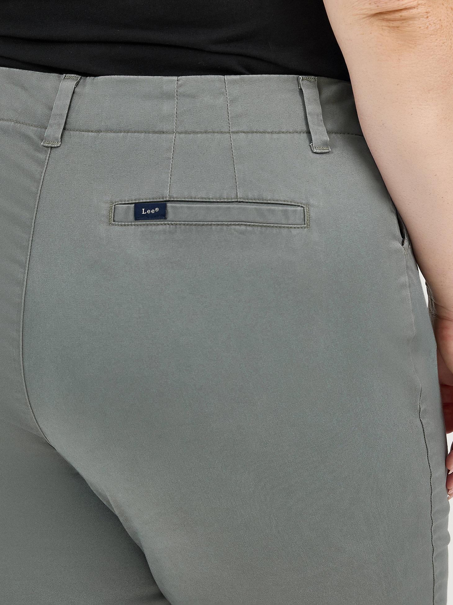 Women’s Regular Fit Chino Bermuda Shorts (Plus) | Lee® Product Image