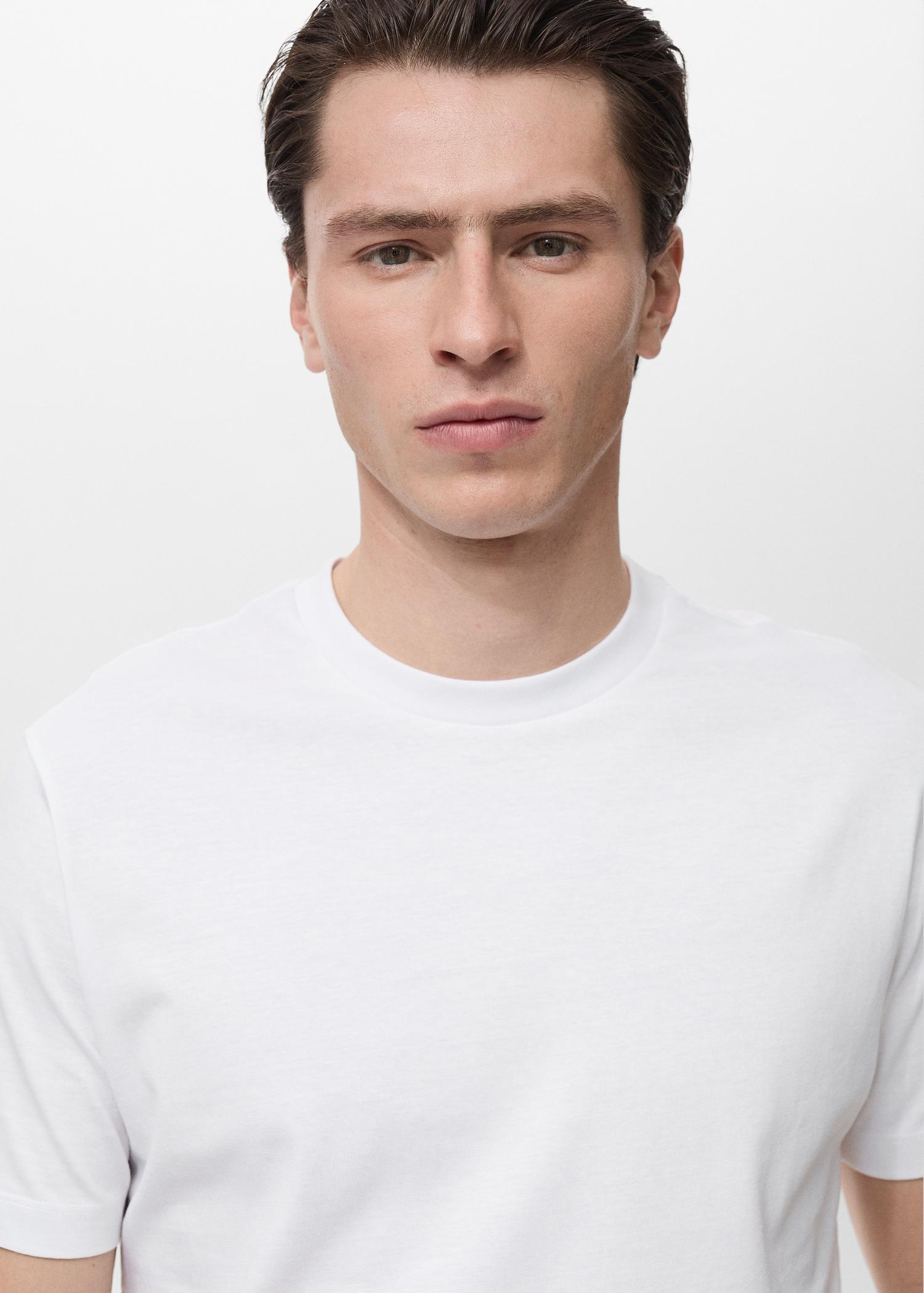 100% cotton slim-fit t-shirt - Men | MANGO USA Product Image