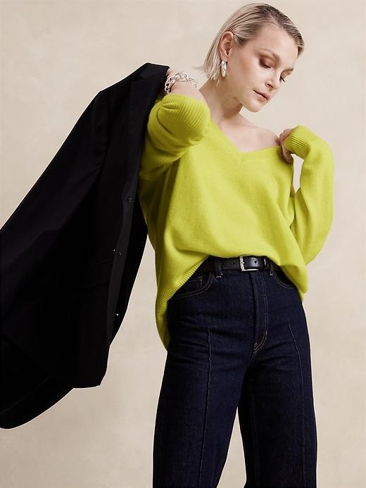 Oversized Lightweight Cashmere V-Neck Sweater Product Image