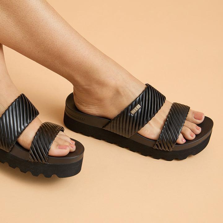Cushion Vista Hi Female Product Image