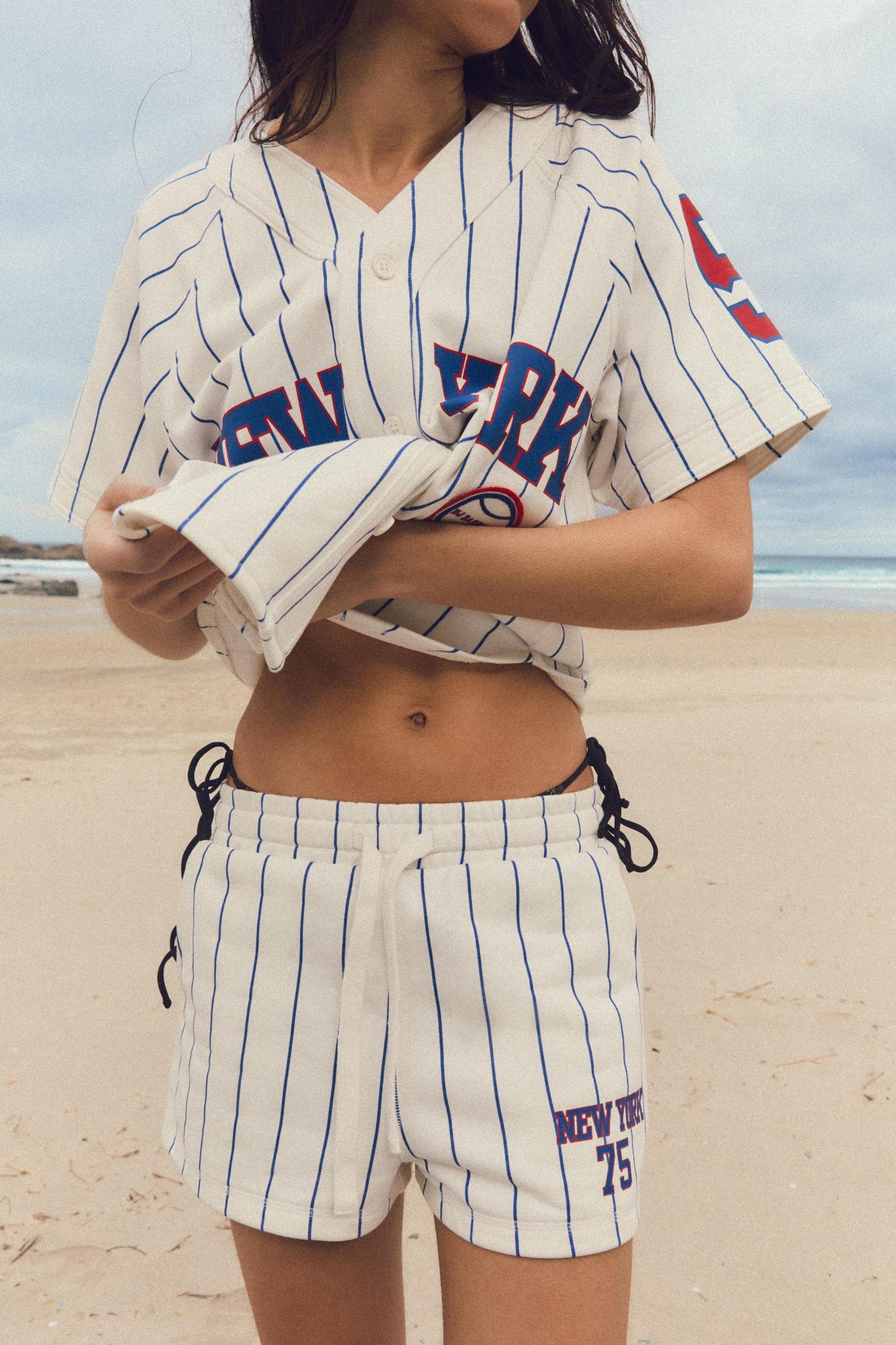 NEW YORK STRIPED SHORTS Product Image