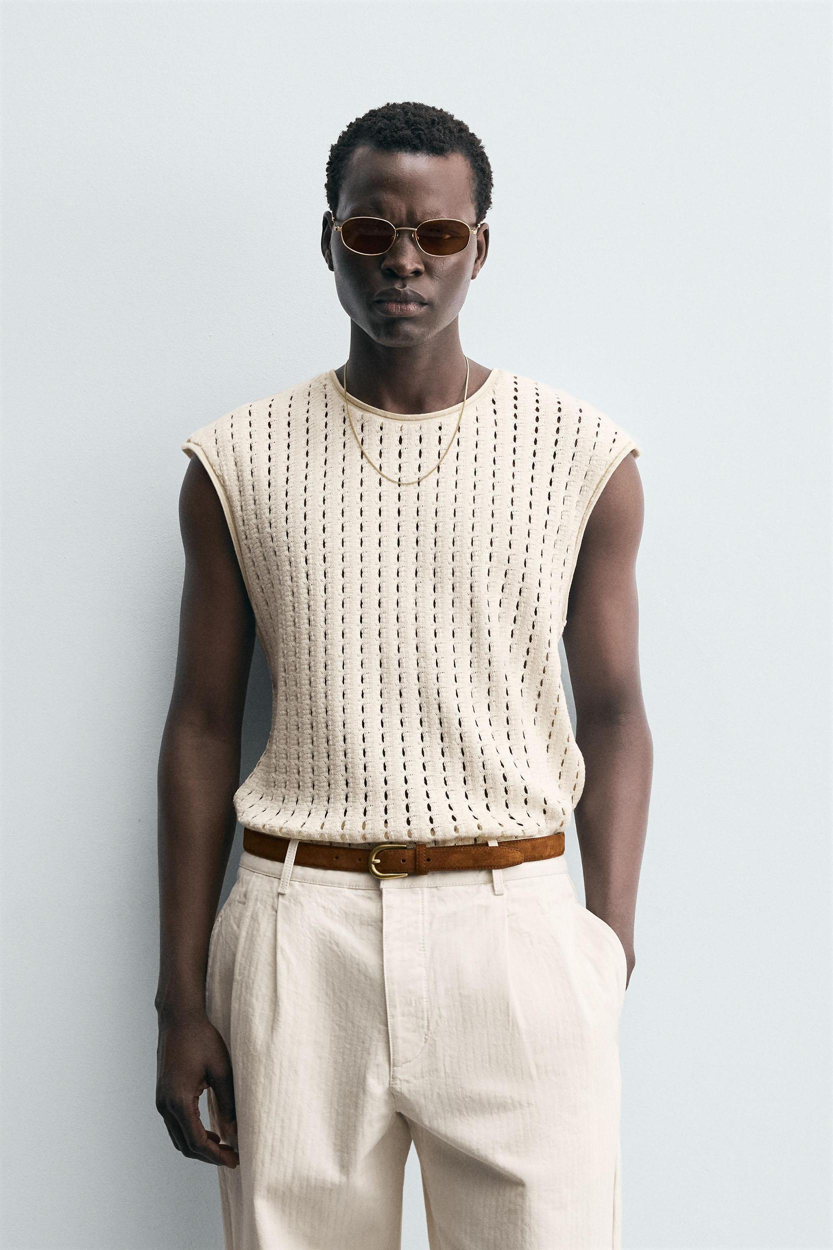 SLEEVELESS KNIT T-SHIRT Product Image