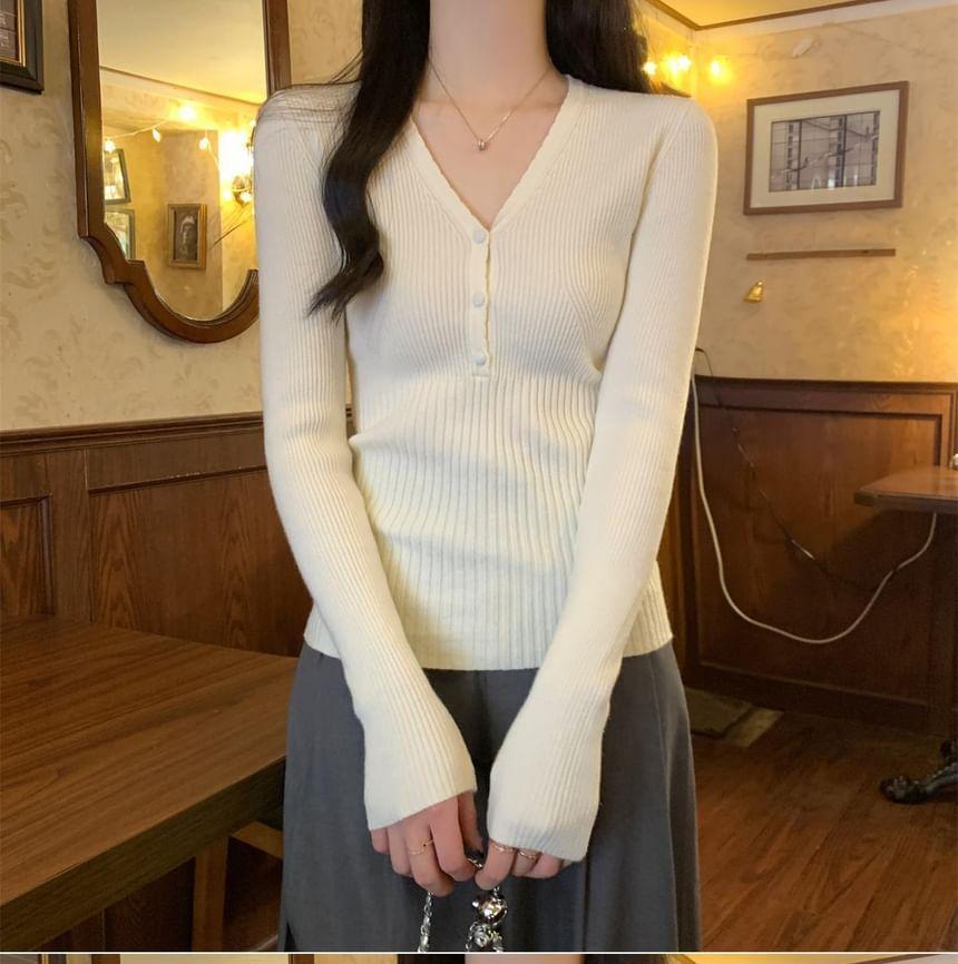 Long Sleeve V-Neck Plain Ribbed Knit Crop Top Product Image