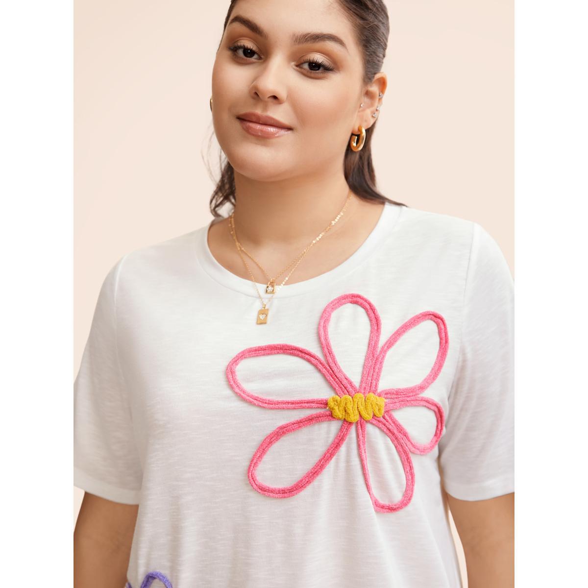 Plus Size Bamboo Textured Floral Embroided T-shirt Originalwhite Women Casual Contrast Natural Flowers Round Neck Everyday T-shirts BloomChic 26/4X Product Image
