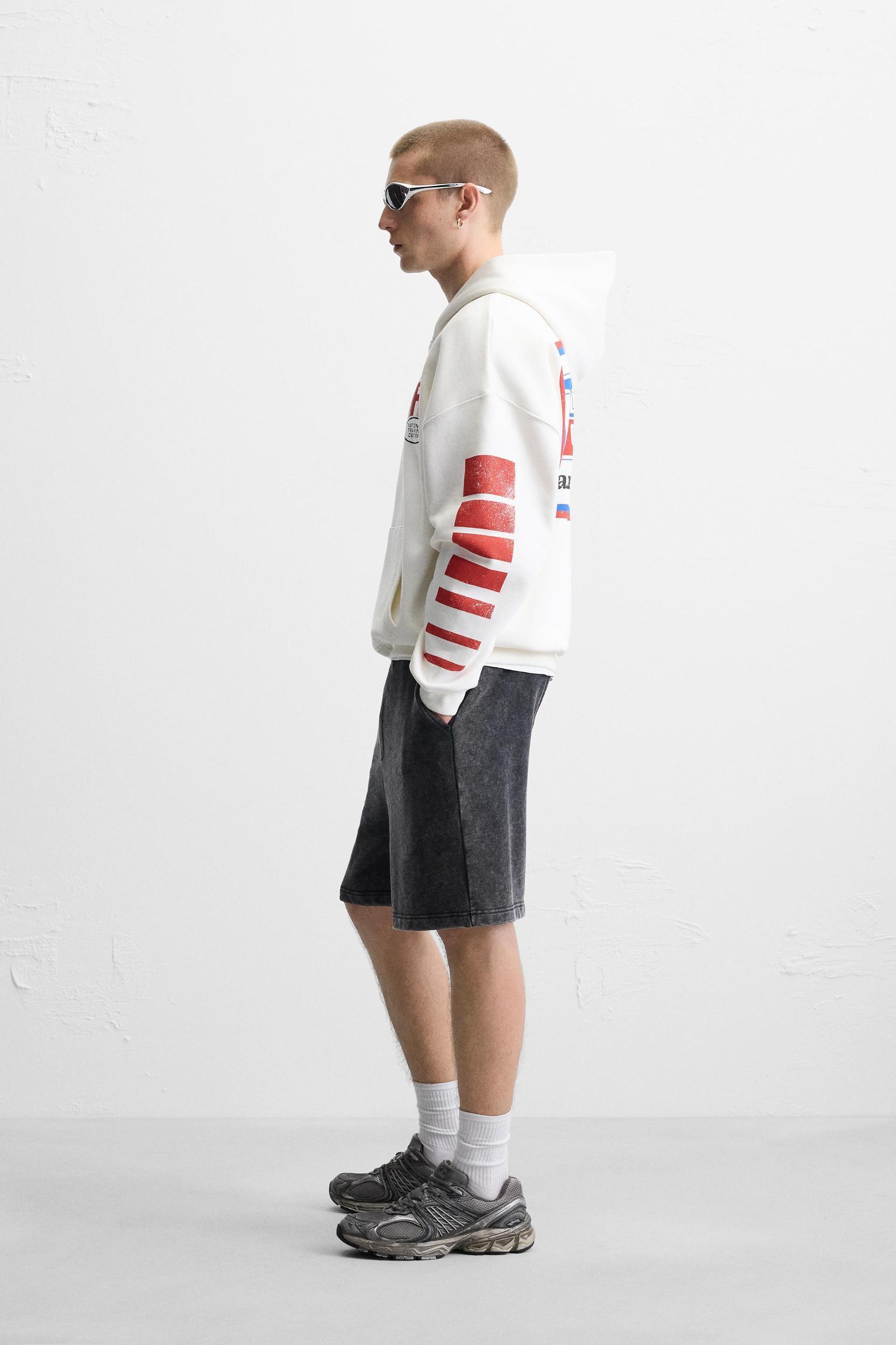 RACING PRINT HOODIE Product Image