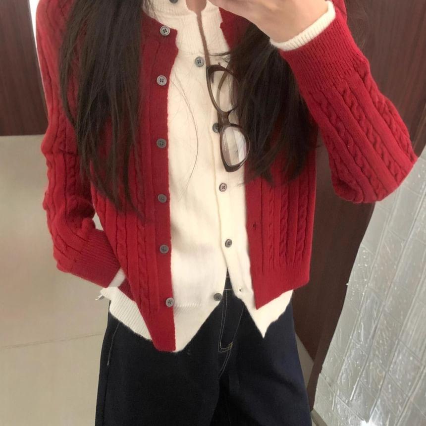 Mock Two-Piece Round Neck Two Tone Cable Knit Cardigan Product Image