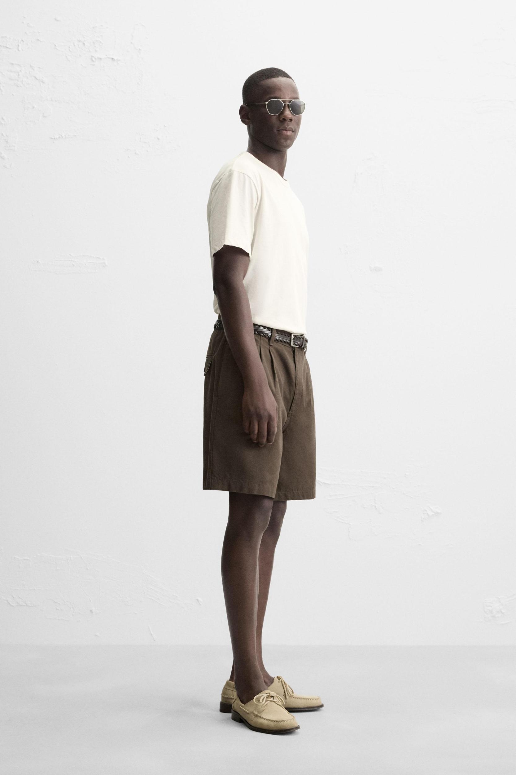 BASIC LIGHTWEIGHT T-SHIRT Product Image
