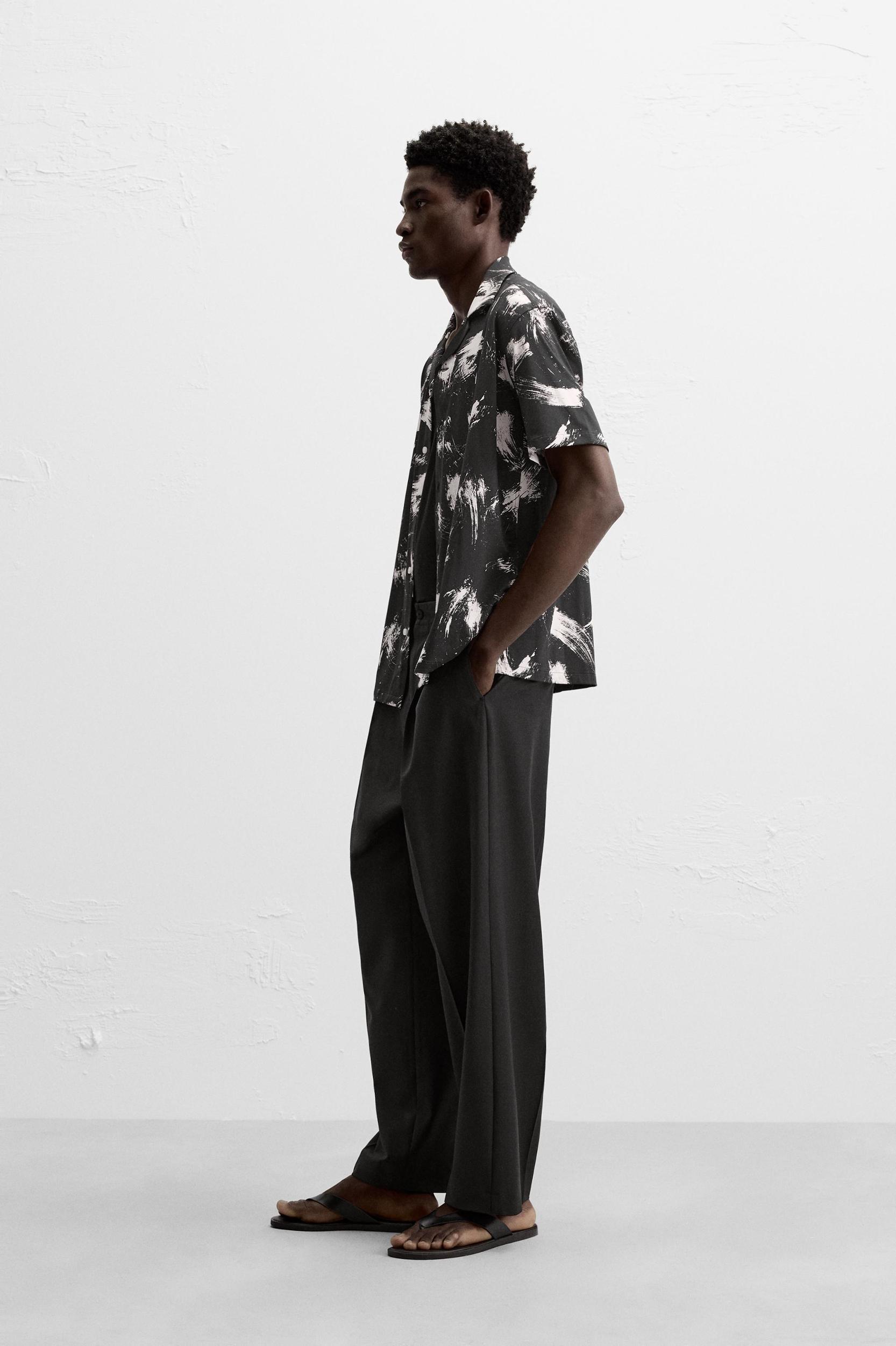 ABSTRACT PRINT STRETCH SHIRT Product Image