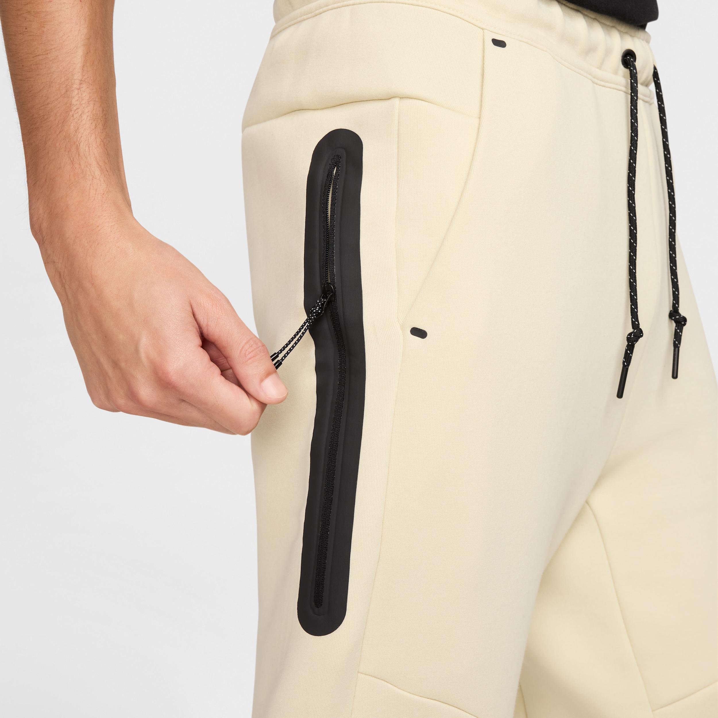 Nike Men's Tech Fleece Jogger Pants Product Image