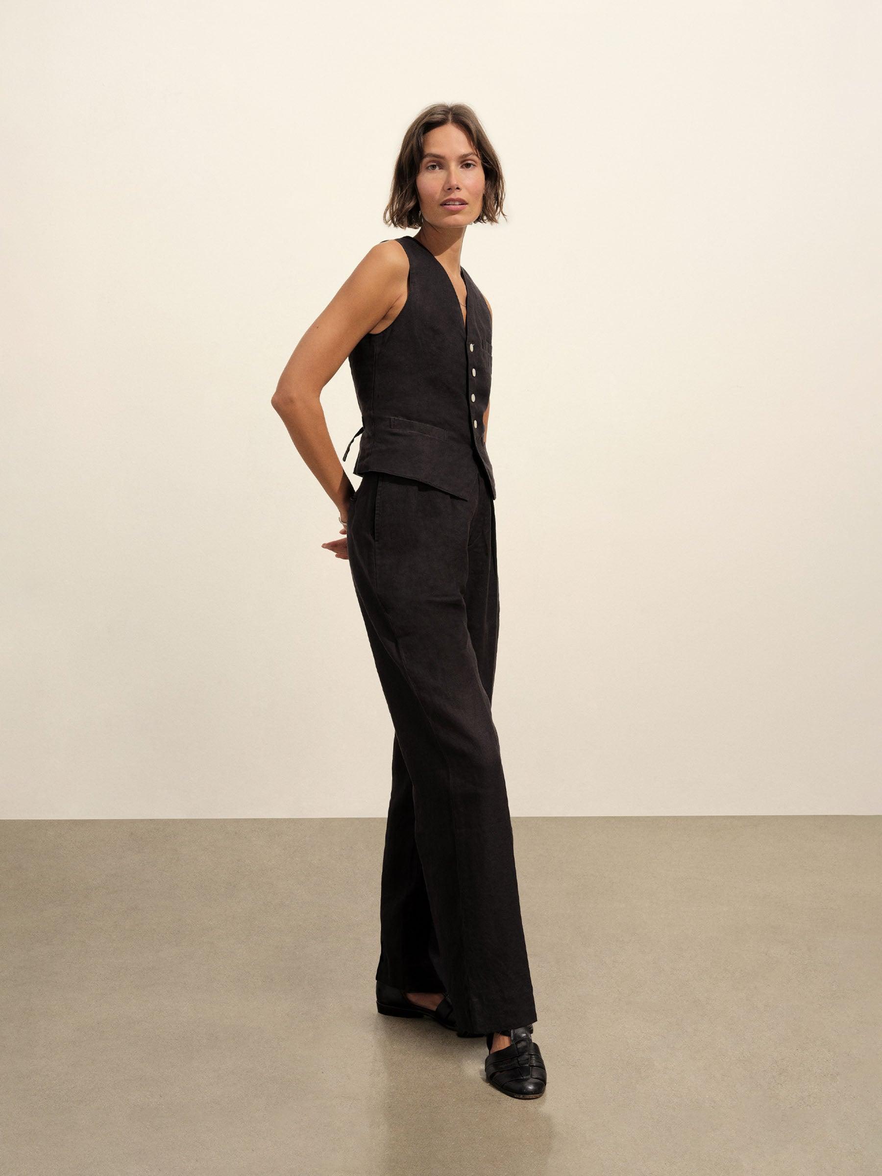 Black Riviera Linen Vest Product Image