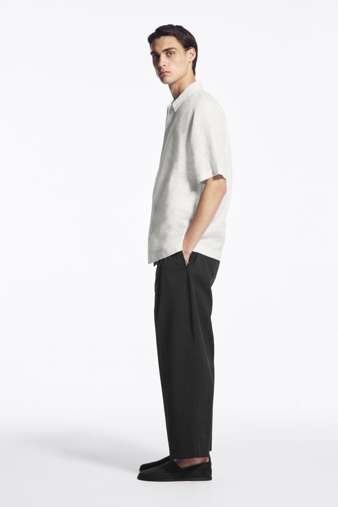 SHORT-SLEEVED LINEN SHIRT Product Image