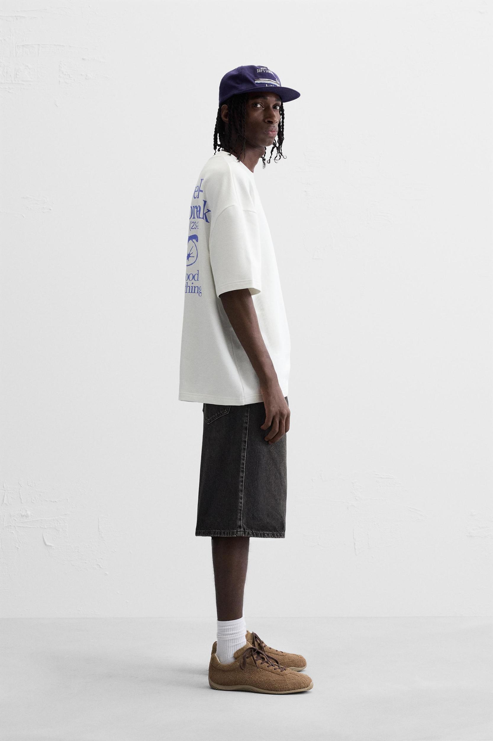 CONTRAST PRINT SWEATSHIRT Product Image