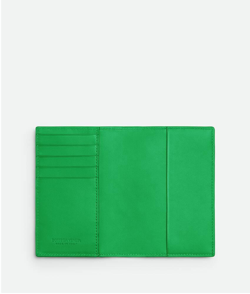 Men's Intrecciato Passport Case in Black grass Product Image