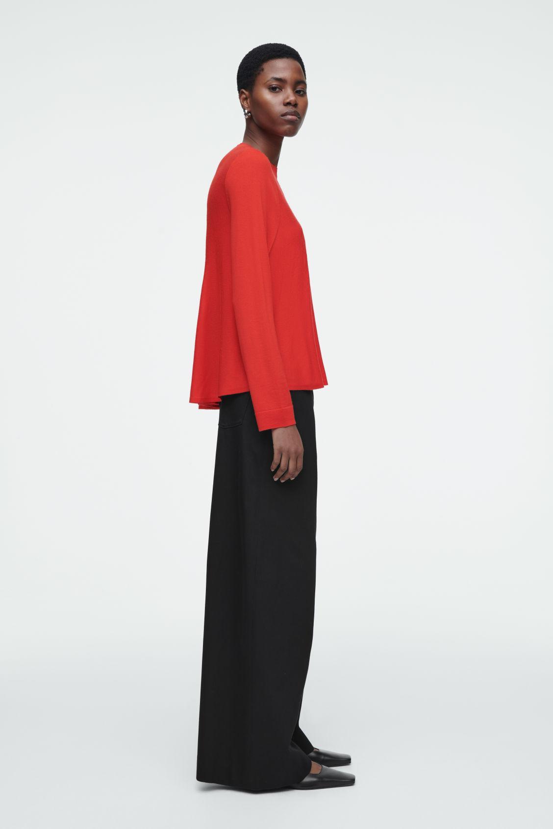 TRAPEZE MERINO WOOL JUMPER Product Image