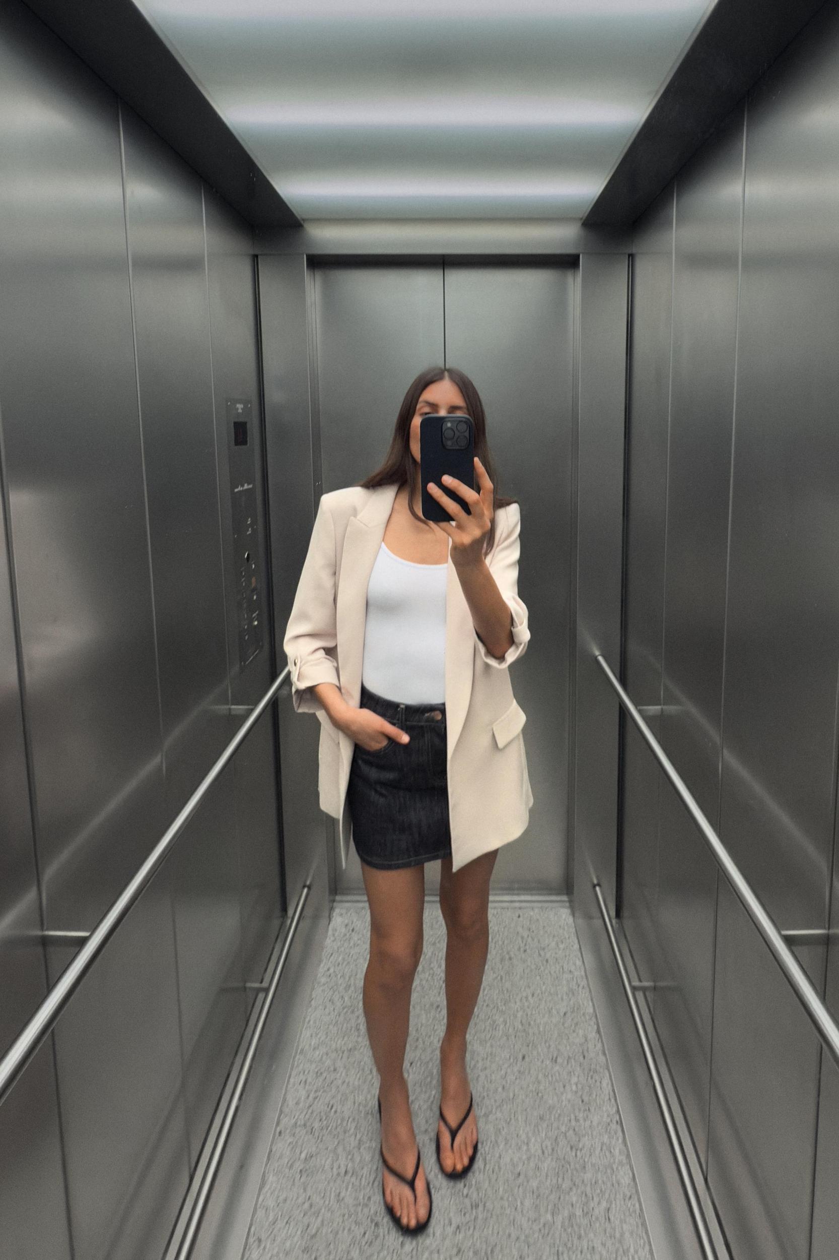 BLAZER WITH ROLLED-UP SLEEVES Product Image