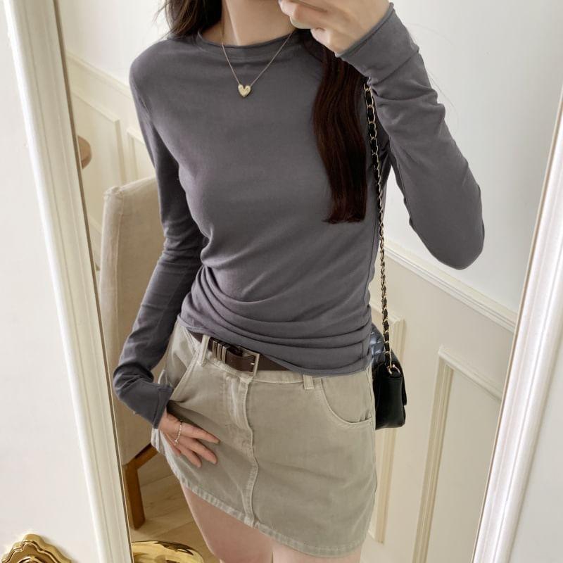 Long-Sleeve Round Neck Plain T-Shirt Product Image