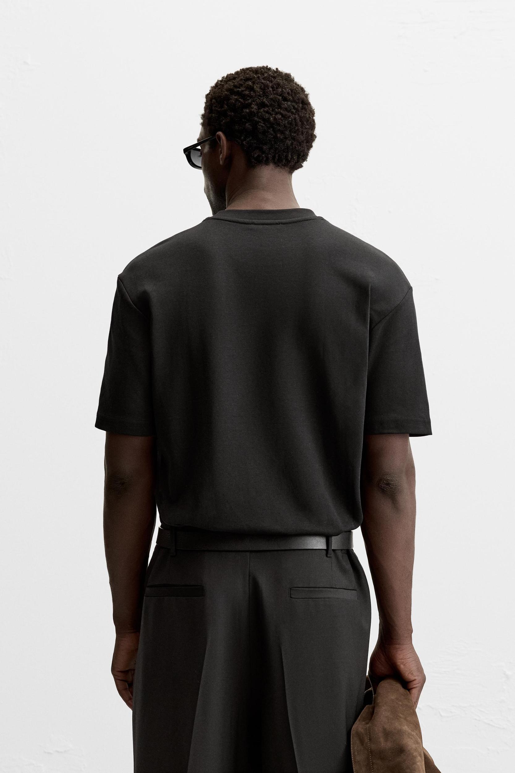 BASIC REGULAR FIT T-SHIRT Product Image