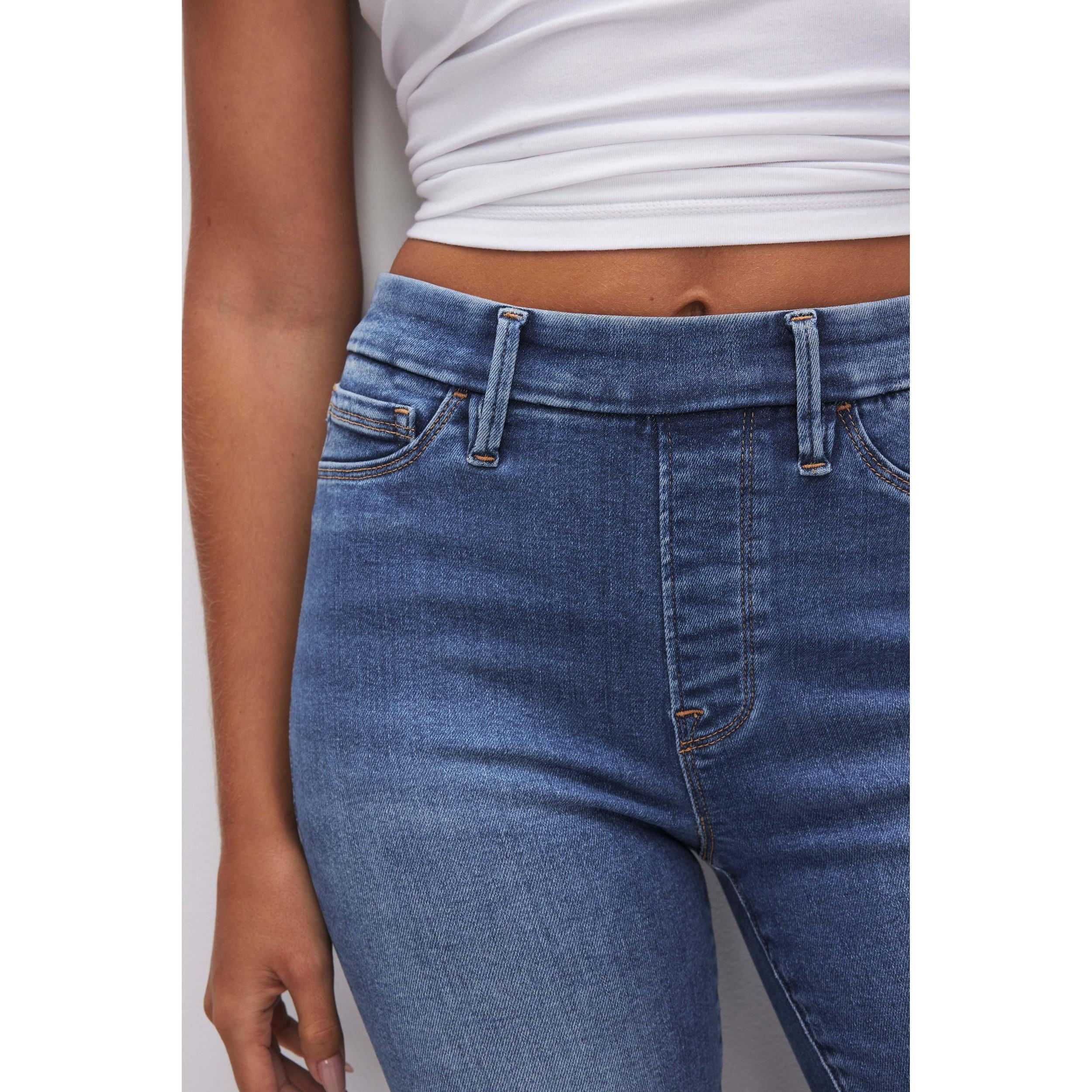 Womens Power Stretch Pull-On Straight Jeans | Indigo, 0 Size Medium | Good American by Khlo Kardashian Product Image