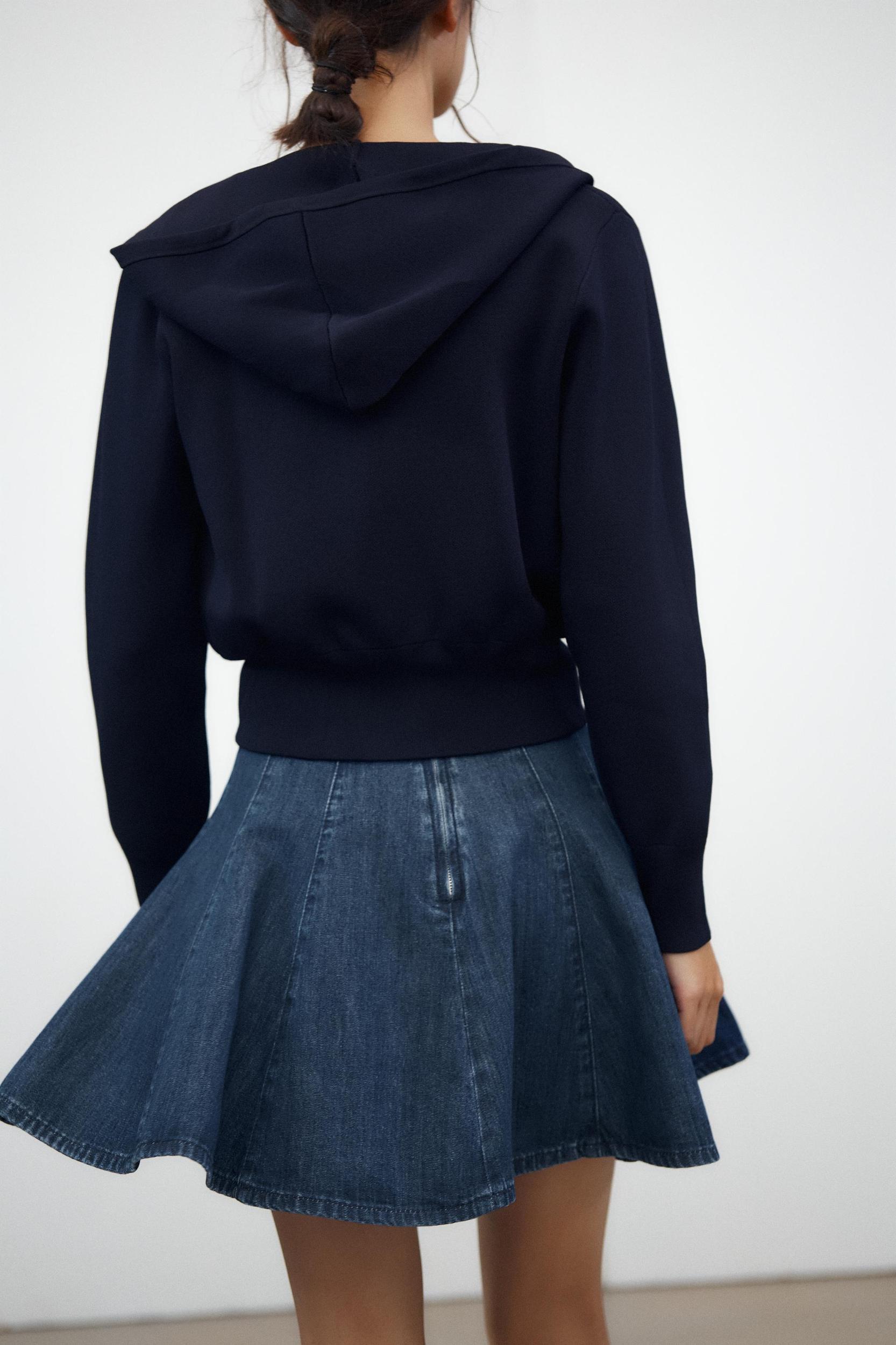 PLAIN KNIT HOODIE Product Image