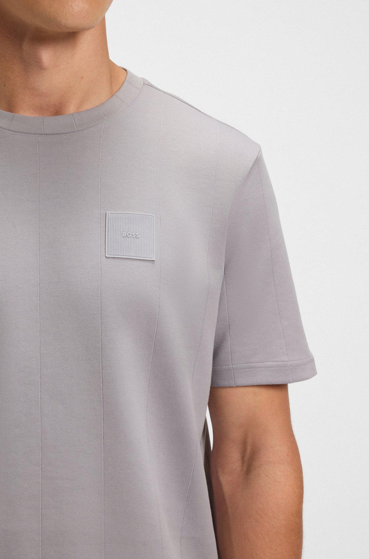T-shirt with drop-needle stitching Product Image