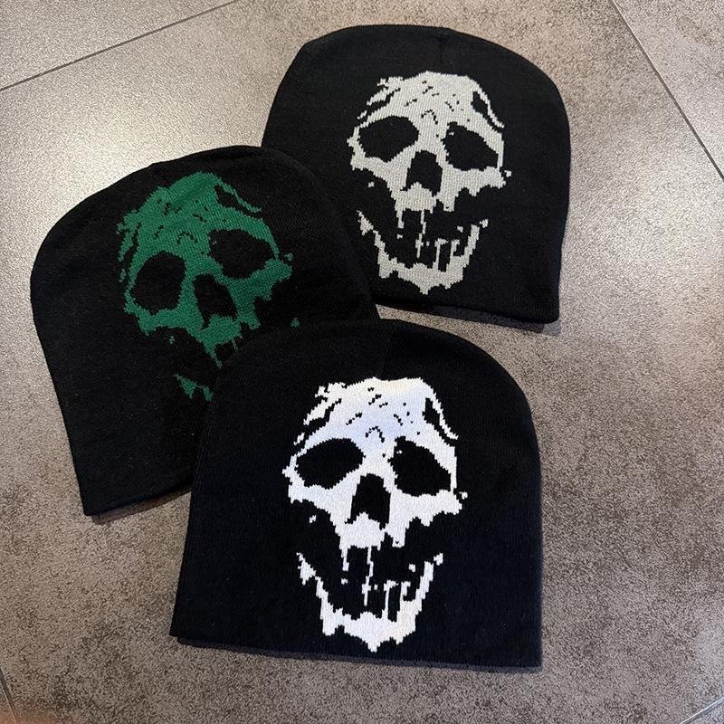 Skull Print Knit Beanie Product Image
