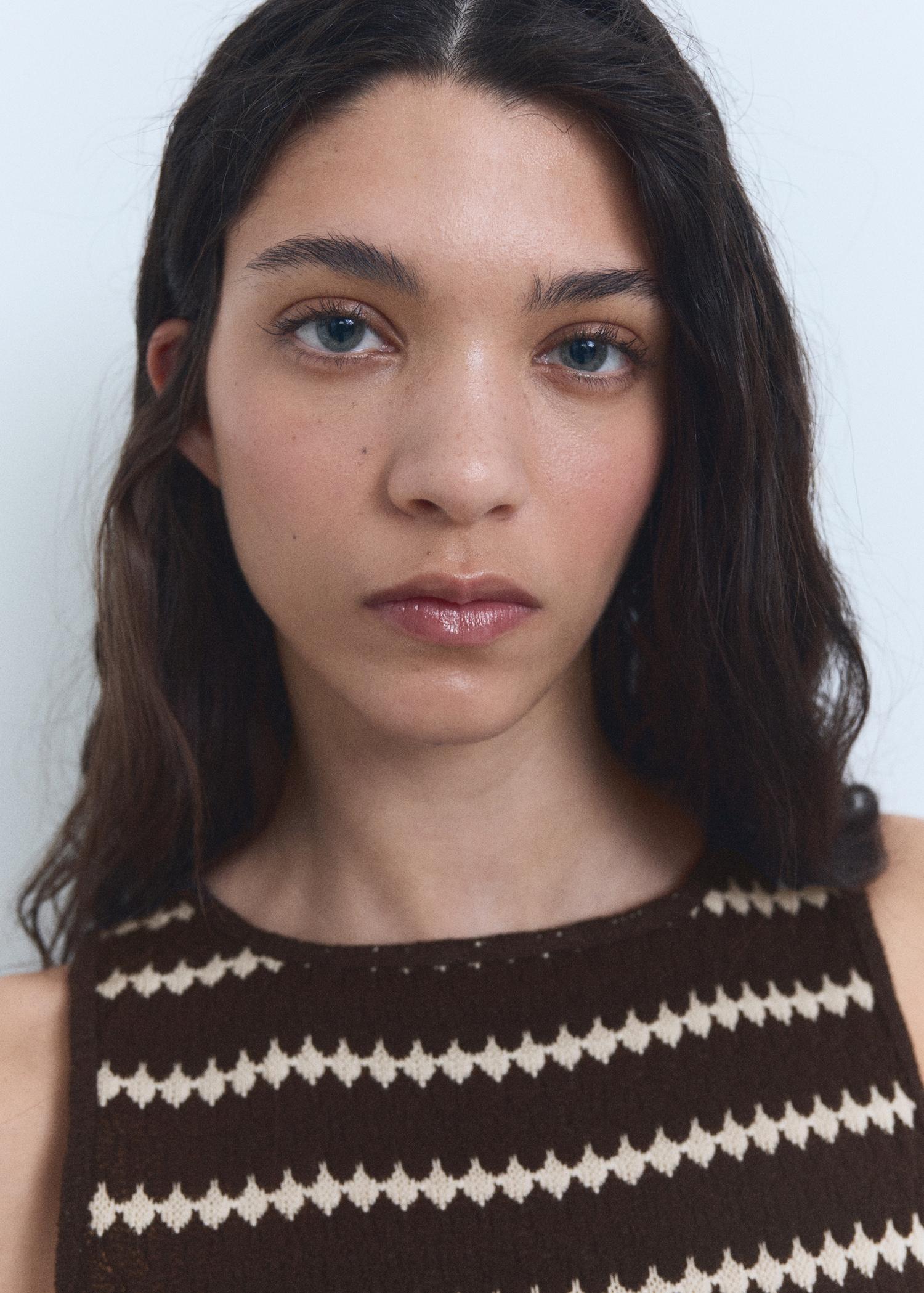Knitted top with geometric print - Women | MANGO USA Product Image