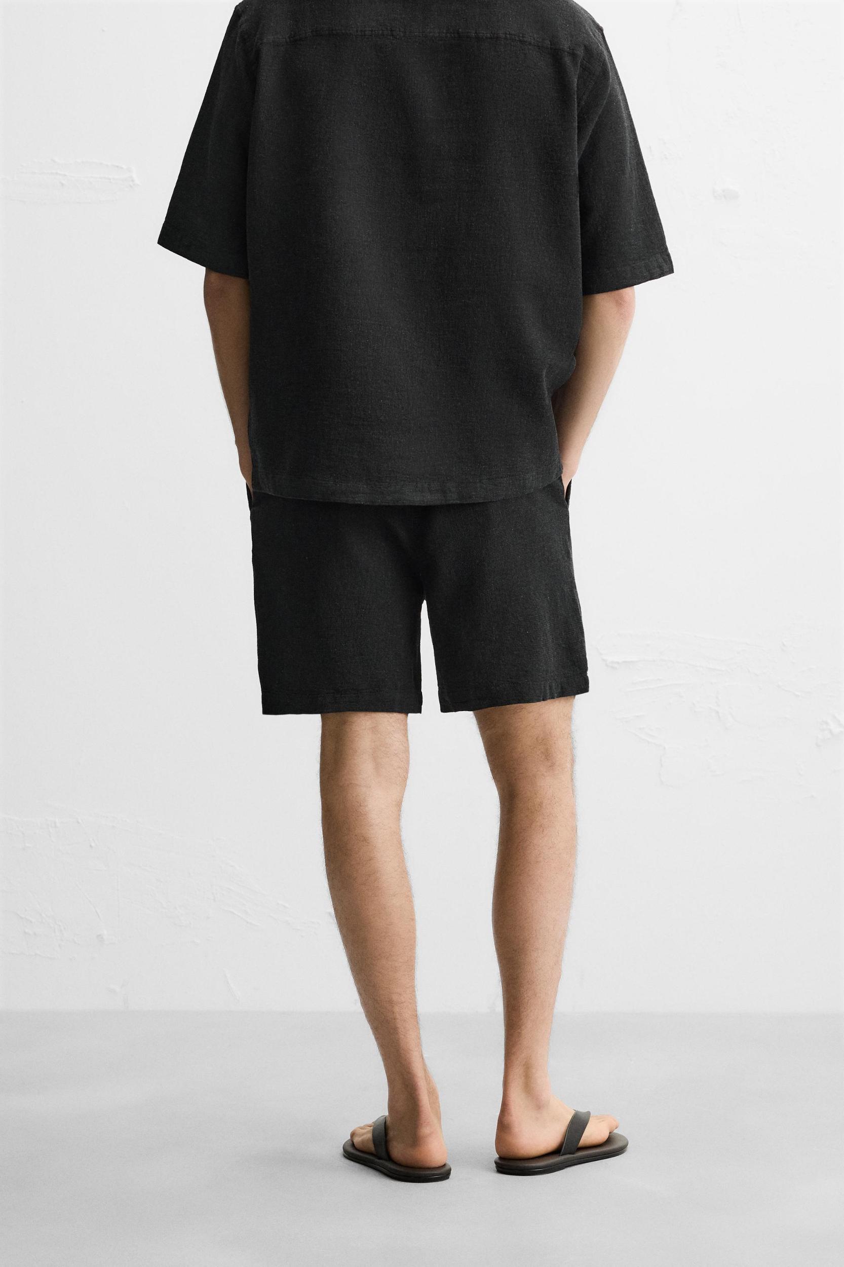 CHECKERED TEXTURED SHORTS Product Image