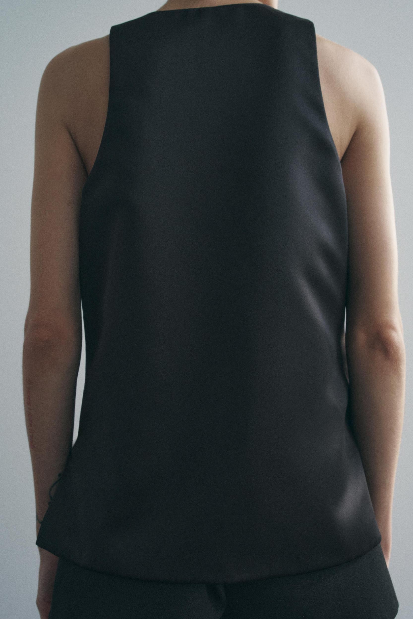 HEAVYWEIGHT SATIN MINIMALIST TOP Product Image