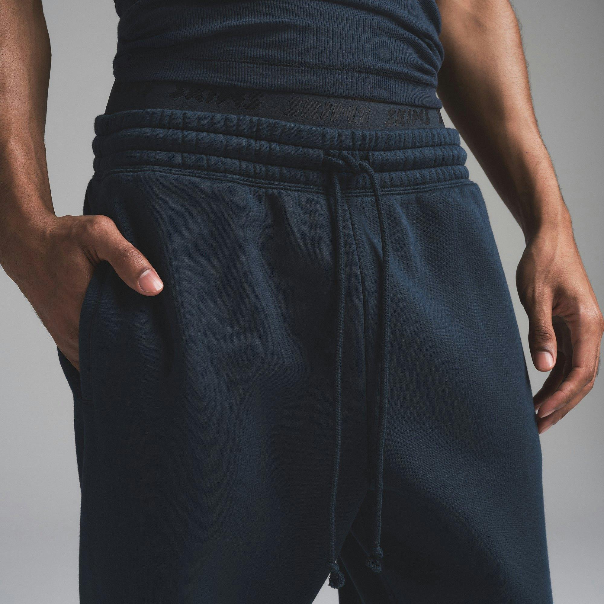 FLEECE LOUNGE MENS TAPERED JOGGER | NAVY Product Image