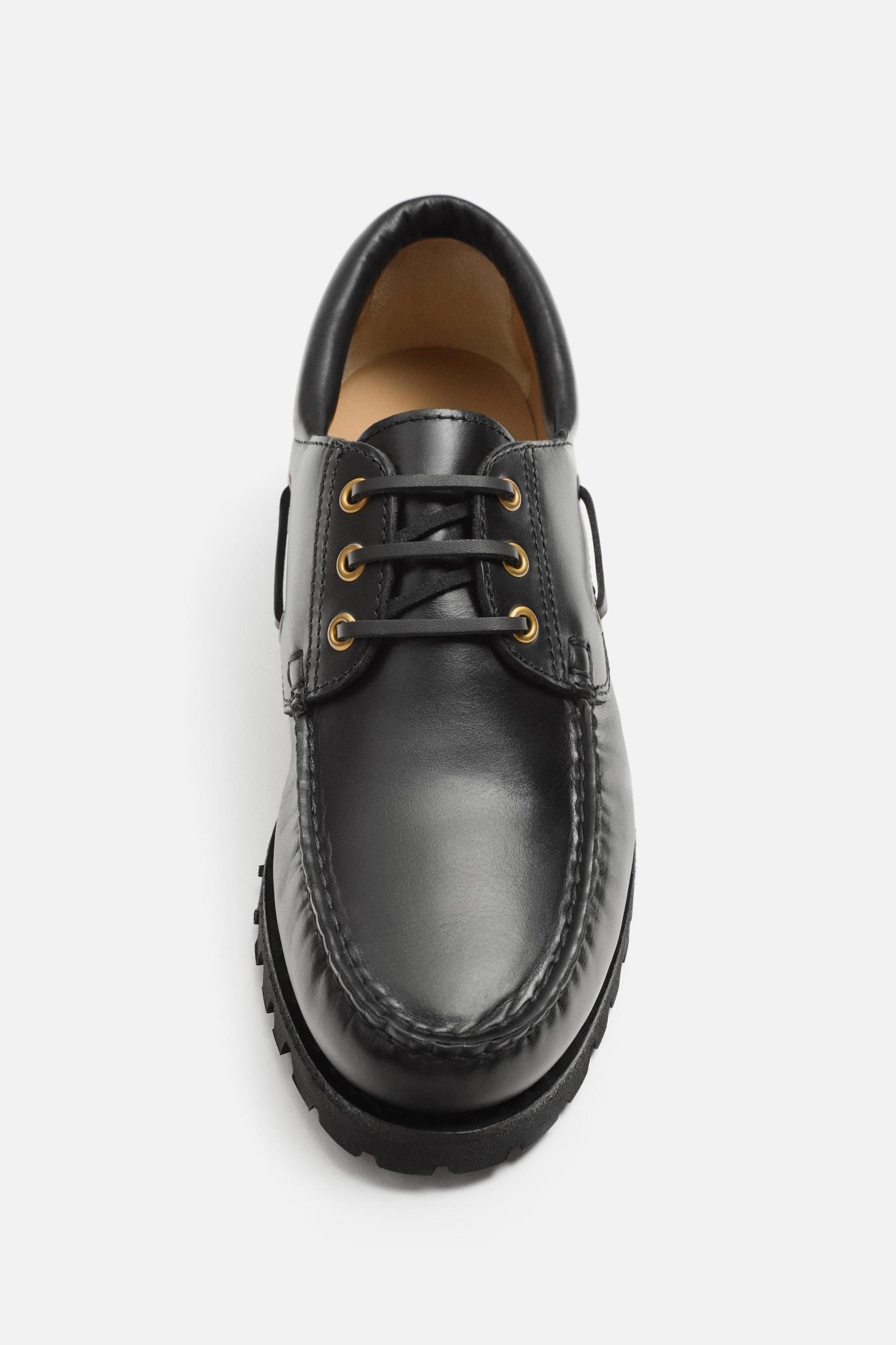 LEATHER DECK SHOES Product Image