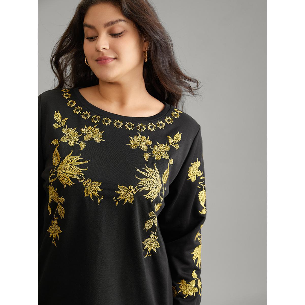Plus Size Floral Embroidered Two Tone Sweatshirt Women Black Elegant Contrast Round Neck Dailywear Sweatshirts BloomChic 10/M Product Image