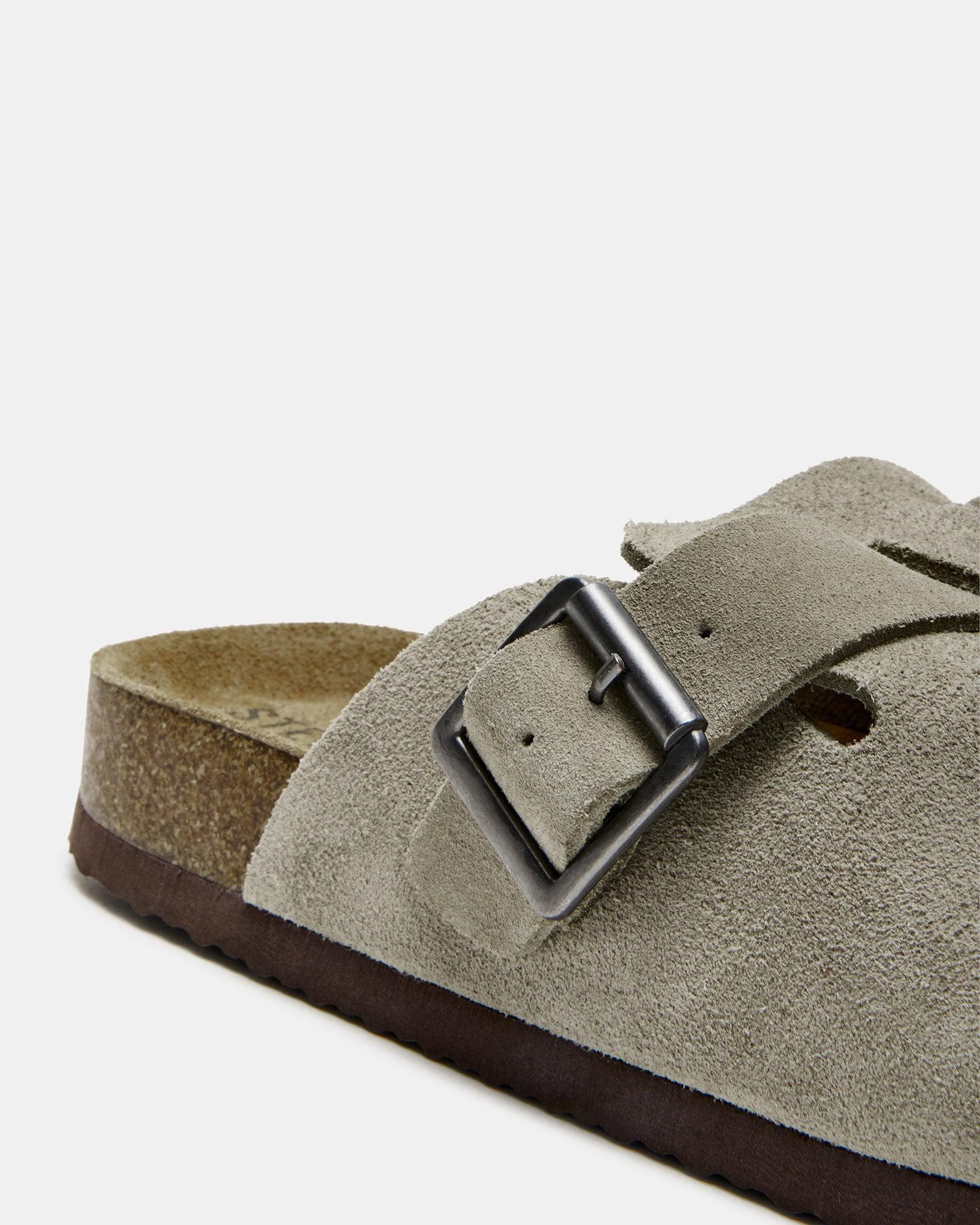 MEN'S WILDERR SLIDE AND SOCKS BUNDLE Male Product Image