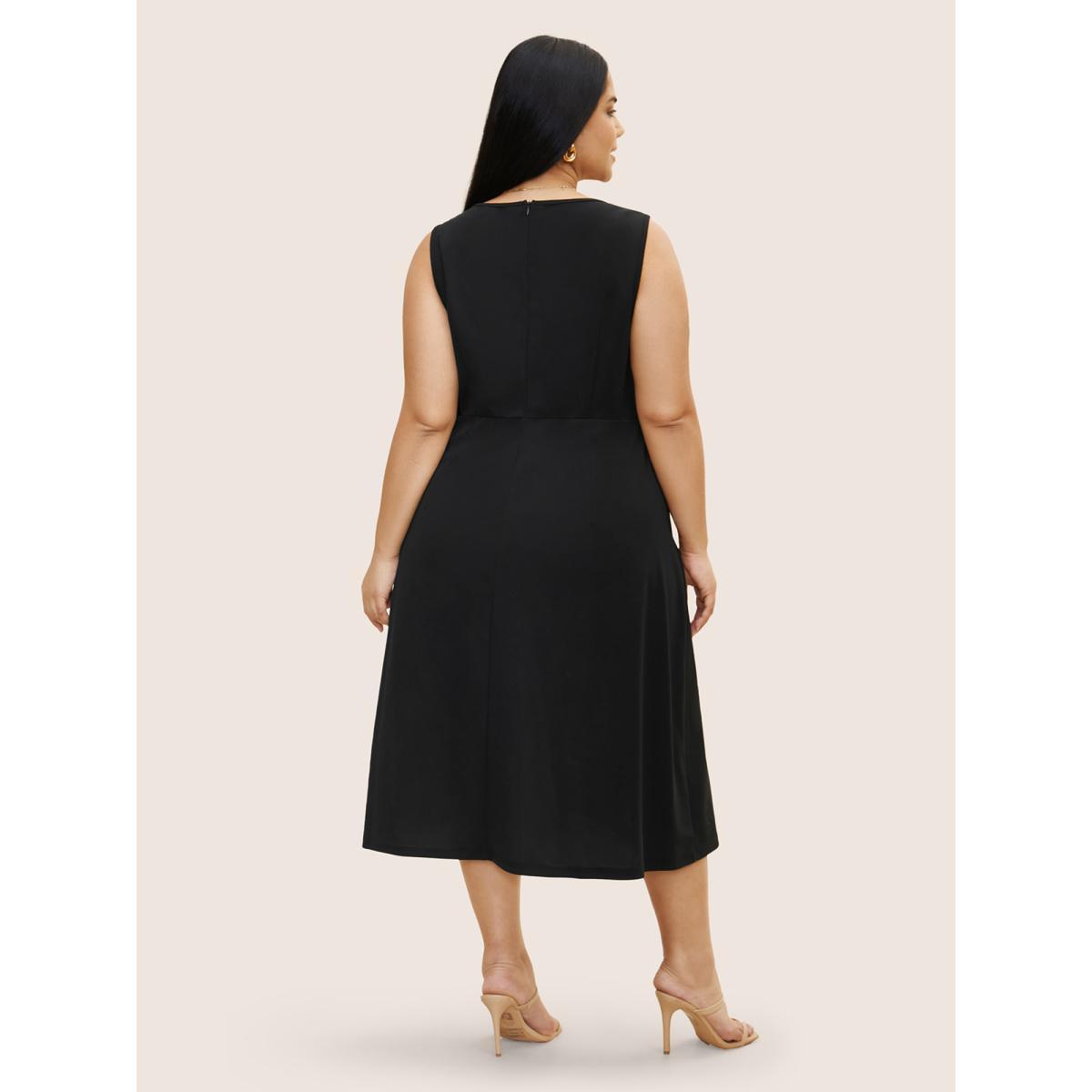 Plus Size Solid Metal Detail Split Hem Sleeveless Dress Black Women At the Office Button Round Neck Sleeveless Curvy BloomChic 22-24/3X Product Image