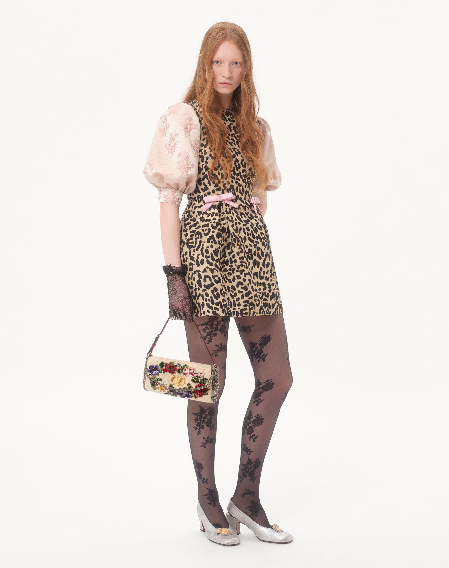 VALENTINO GARAVANI VAIN SOFT EMBROIDERED SMALL SHOULDER BAG Product Image