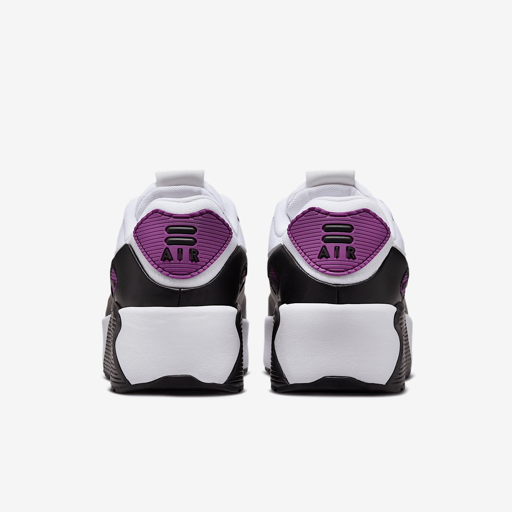 Nike Women's Air Max 90 LV Shoes Product Image