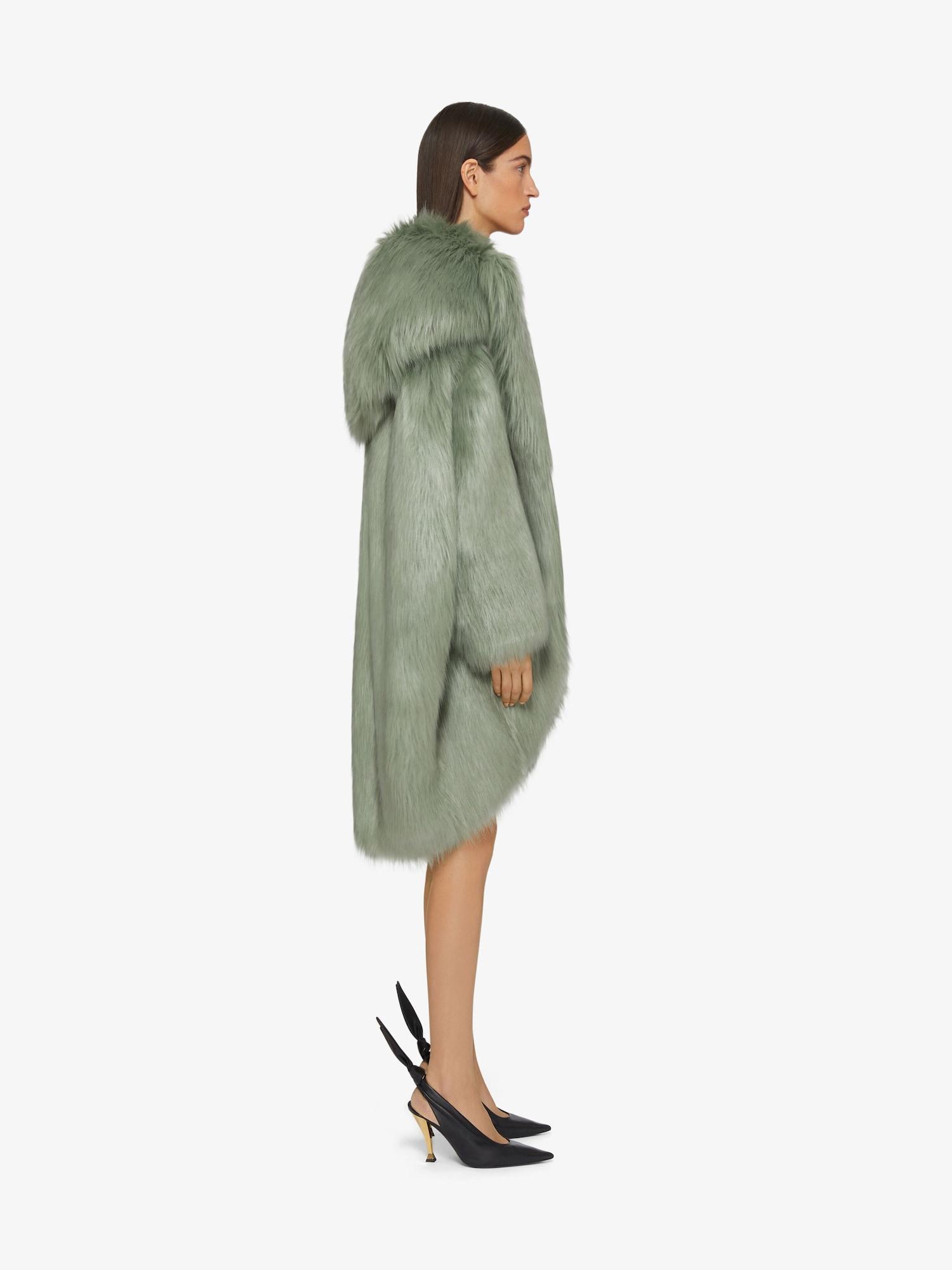 Oversized coat in faux fur Product Image