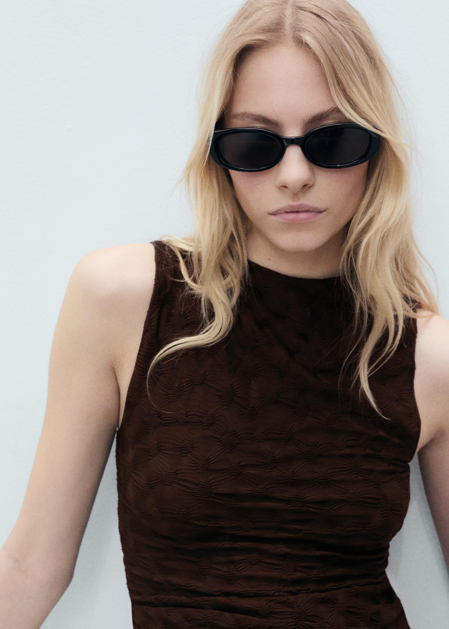 Fitted top with gathered shoulder - Women | MANGO USA Product Image
