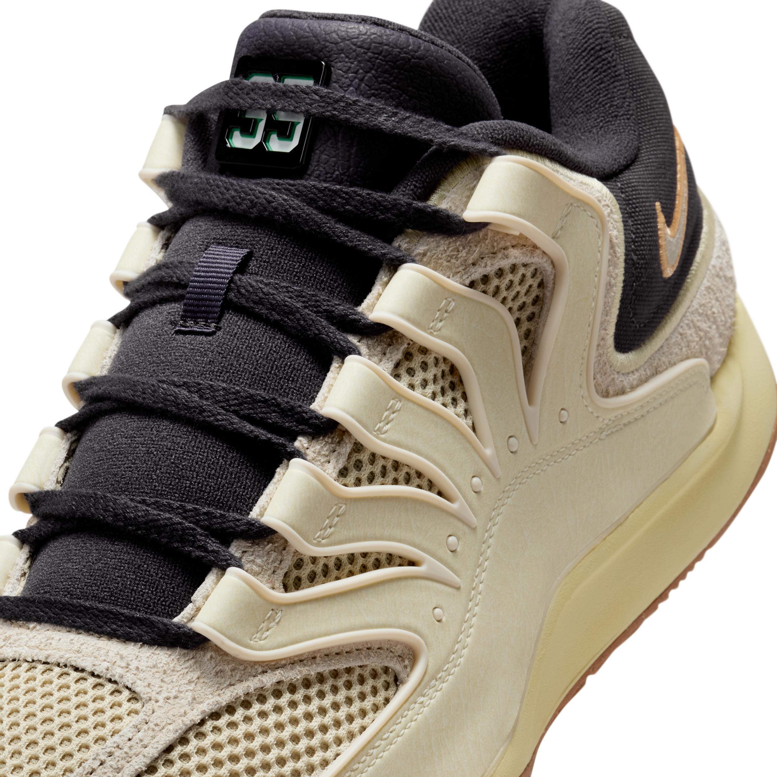 Nike Men's KD18 "Beyond the Game" Basketball Shoes Product Image